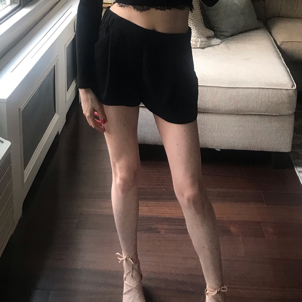 Black flowy shorts with pockets